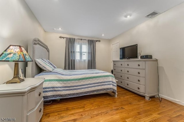740 Mountain Ave, Bridgewater Twp, NJ 08805 - bedroom featuring light wood-style flooring and recessed lighting