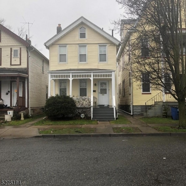 view of front of property with covered porch