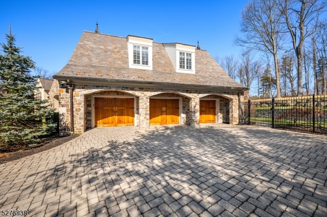 view of front facade with a garage