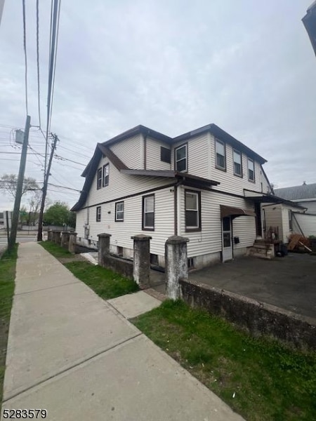 Listing photo 2 for 461 Haledon Ave Unit 2, Haledon Boro NJ 07508