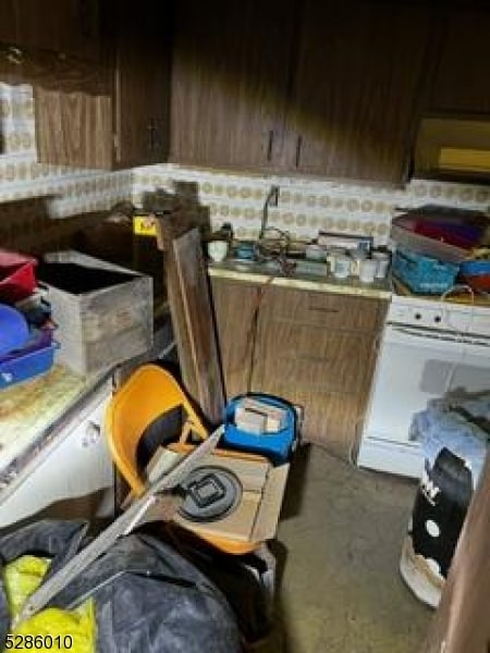 storage room featuring sink