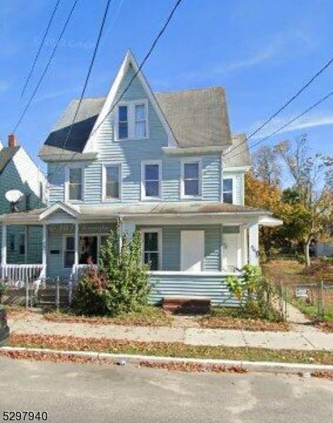 view of front of home featuring a porch