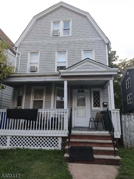 bungalow-style house featuring covered porch