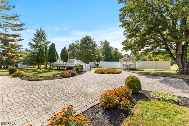 exterior space featuring a front yard