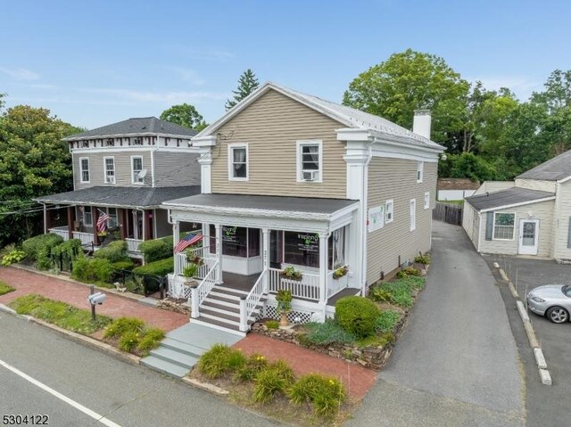 view of front of home featuring a porch