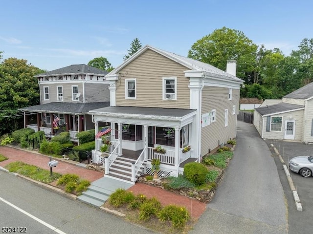 view of front of property featuring a porch