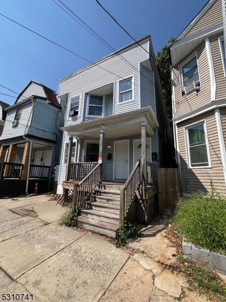 view of front facade featuring covered porch