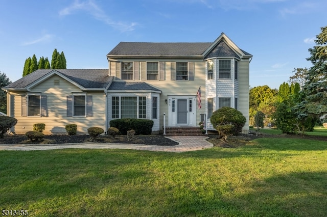 view of front of property with a front yard