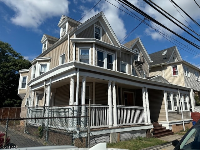 view of front facade featuring a porch