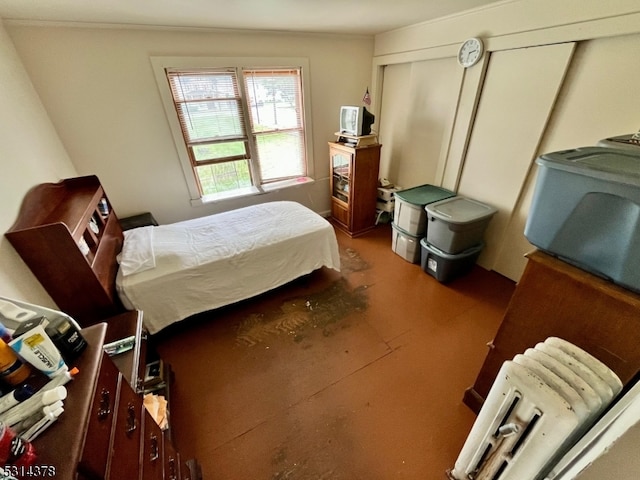 bedroom featuring a closet