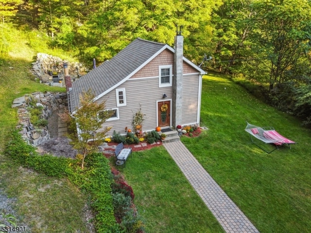 view of front of property with a front lawn