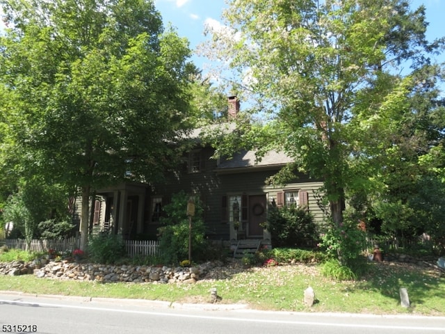 view of front facade