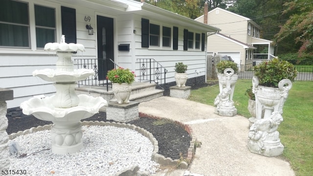 doorway to property featuring a porch