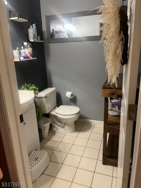 4 Star Lake Rd Unit D, Bloomingdale Boro, NJ 07403 - bathroom featuring tile patterned floors and vanity