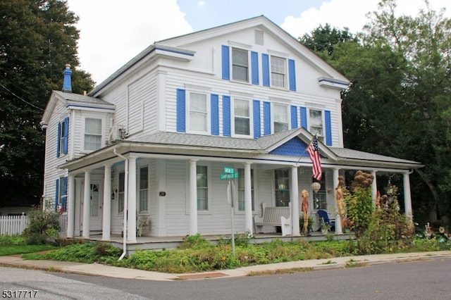 view of front facade with a porch