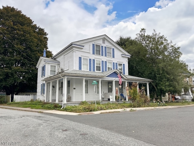 view of front of home featuring a porch