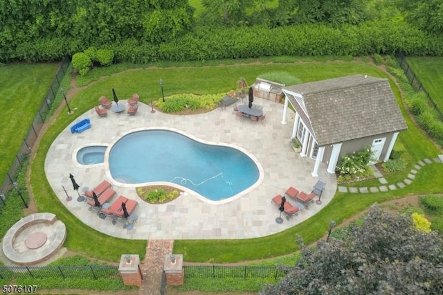 3 Winston Farm Ln, Mendham Twp, NJ 07931 - view of pool featuring fence, a patio area, and a pool with connected hot tub