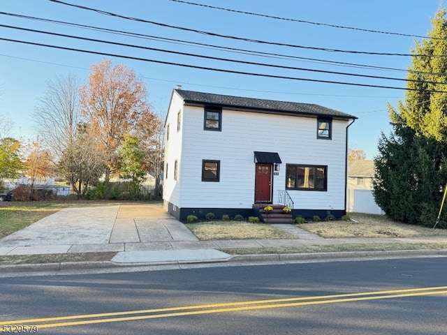 view of front of property