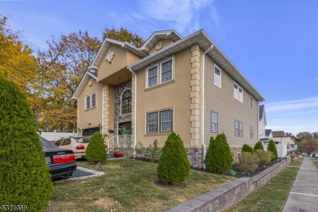 view of front of house with a front yard