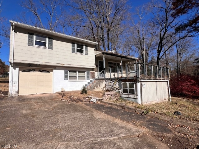 view of front facade with a garage