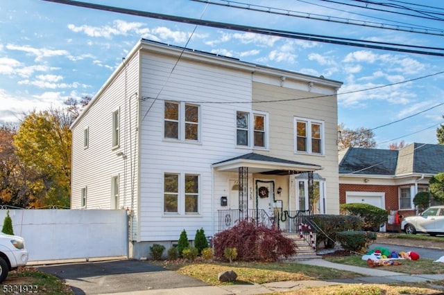 view of front of house