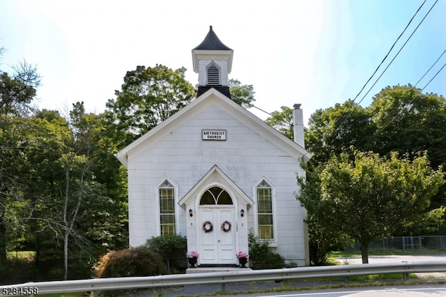 view of front of house