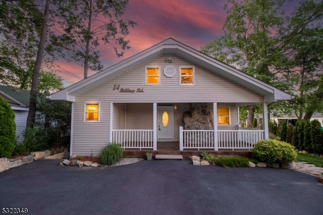 view of front of house featuring a porch