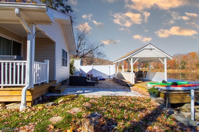 view of yard featuring a patio