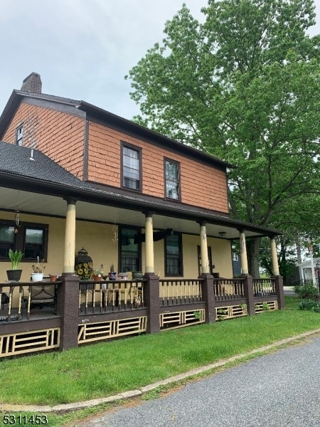 view of front facade featuring a porch