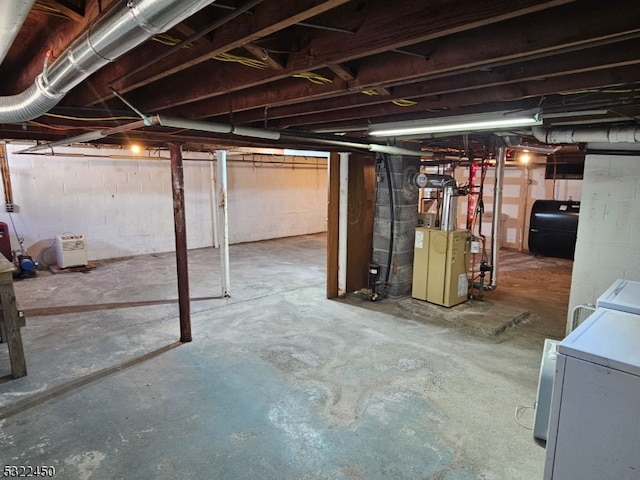 basement with washer / clothes dryer