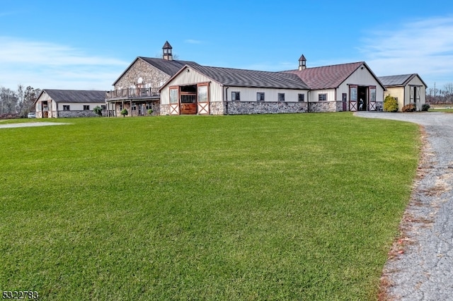 view of front of house with a front lawn