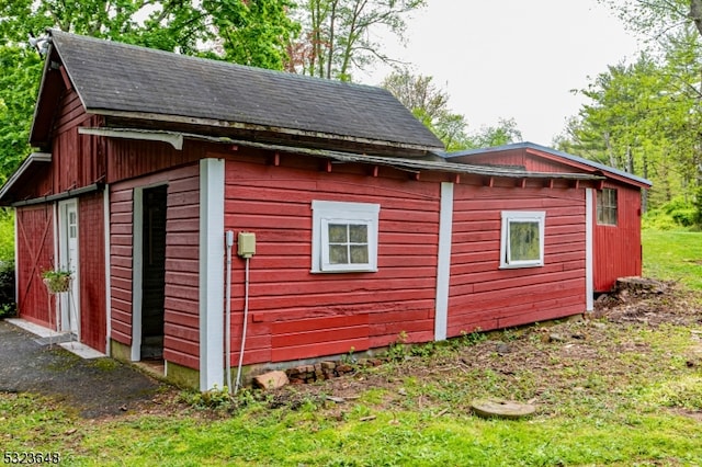 view of outdoor structure