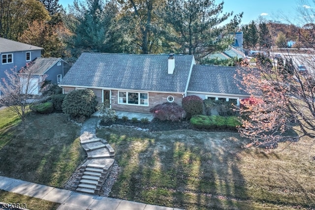 view of front of property with a front yard