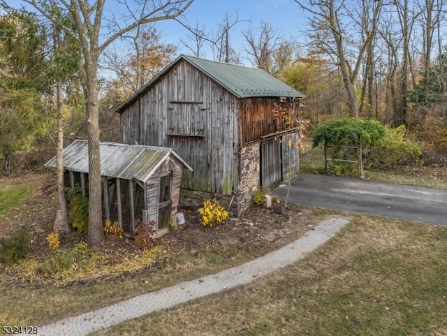 view of outbuilding