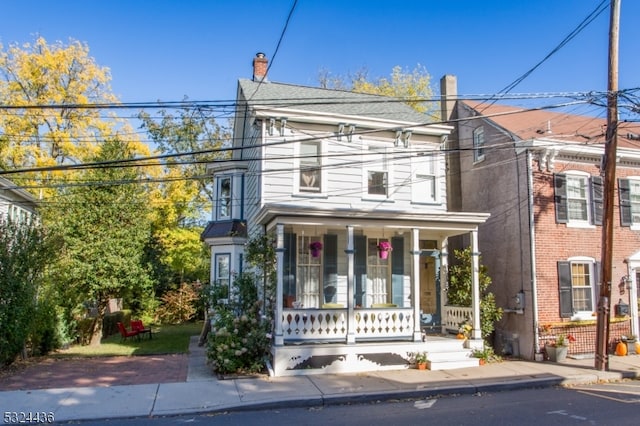 view of front of house featuring covered porch