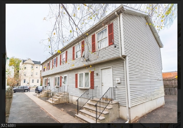 view of front of house