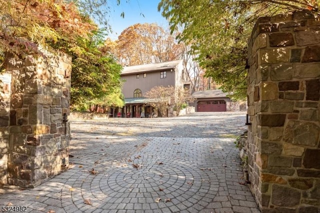 view of front facade featuring a garage