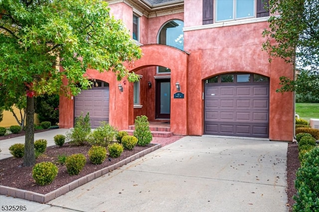 view of front facade with a garage