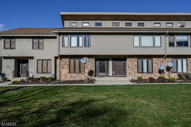 view of front of house with a front lawn