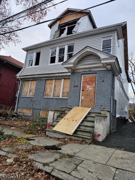 view of front of home