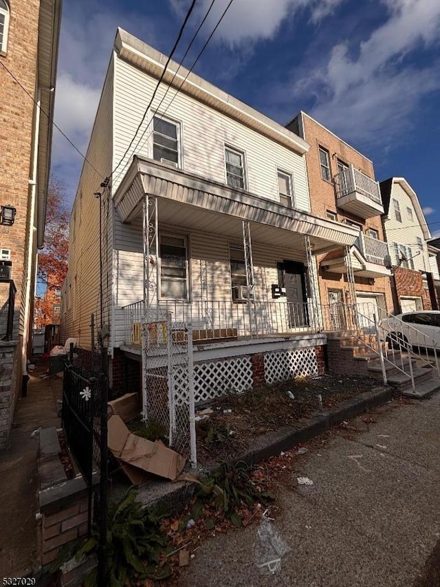 view of front facade with a porch