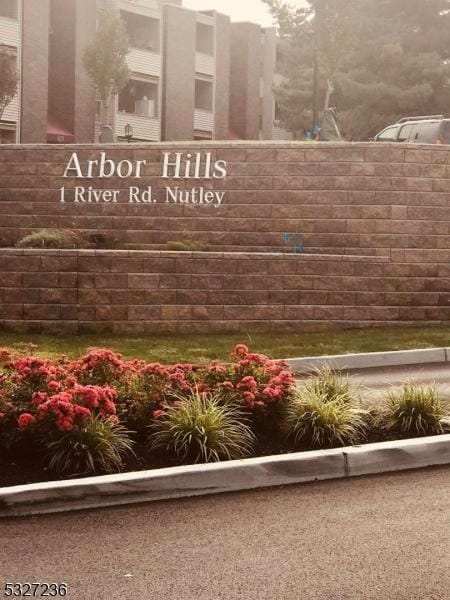 19 River Rd Unit I, Nutley Twp, NJ 07110 - view of community sign