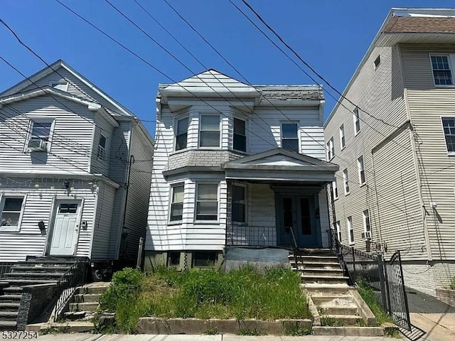 view of front facade featuring a porch