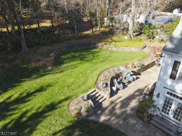 view of yard featuring a patio