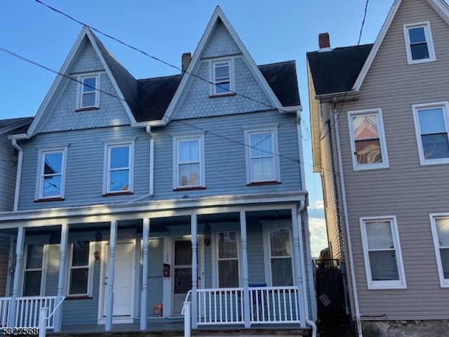 view of front of home featuring a porch