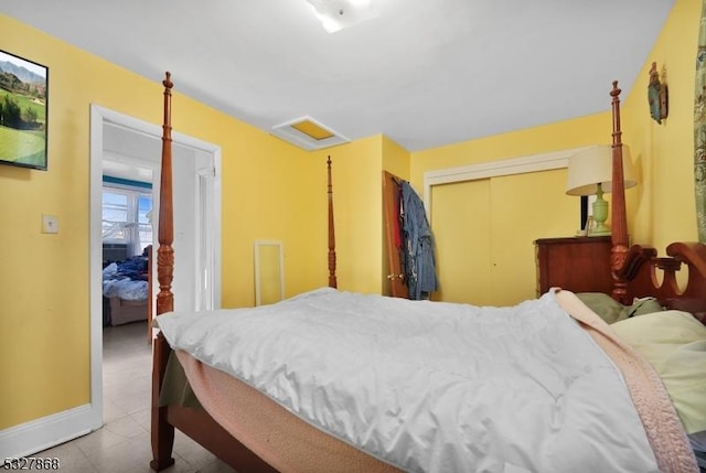 bedroom featuring a closet