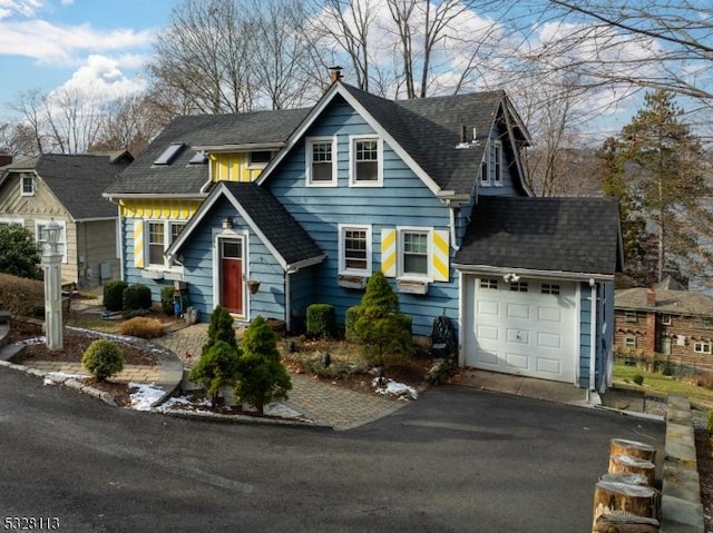 view of front facade with a garage