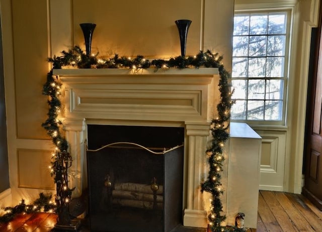 room details with hardwood / wood-style floors