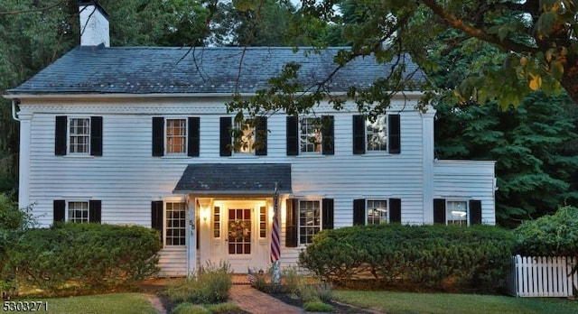 view of colonial inspired home