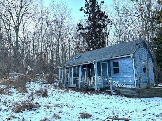 view of front facade with a porch